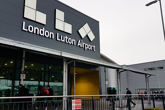 伦敦卢顿机场 london luton airport